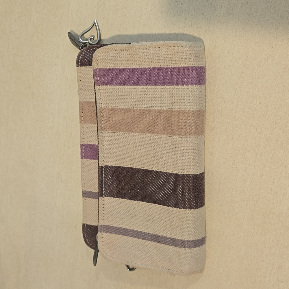 thirty-one Free To Be Soft Wallet in Purple Twill Stripe
